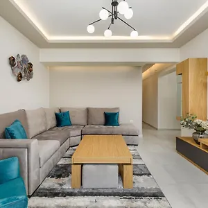 https://apt-central-luxury.hotelschalkidiki.net